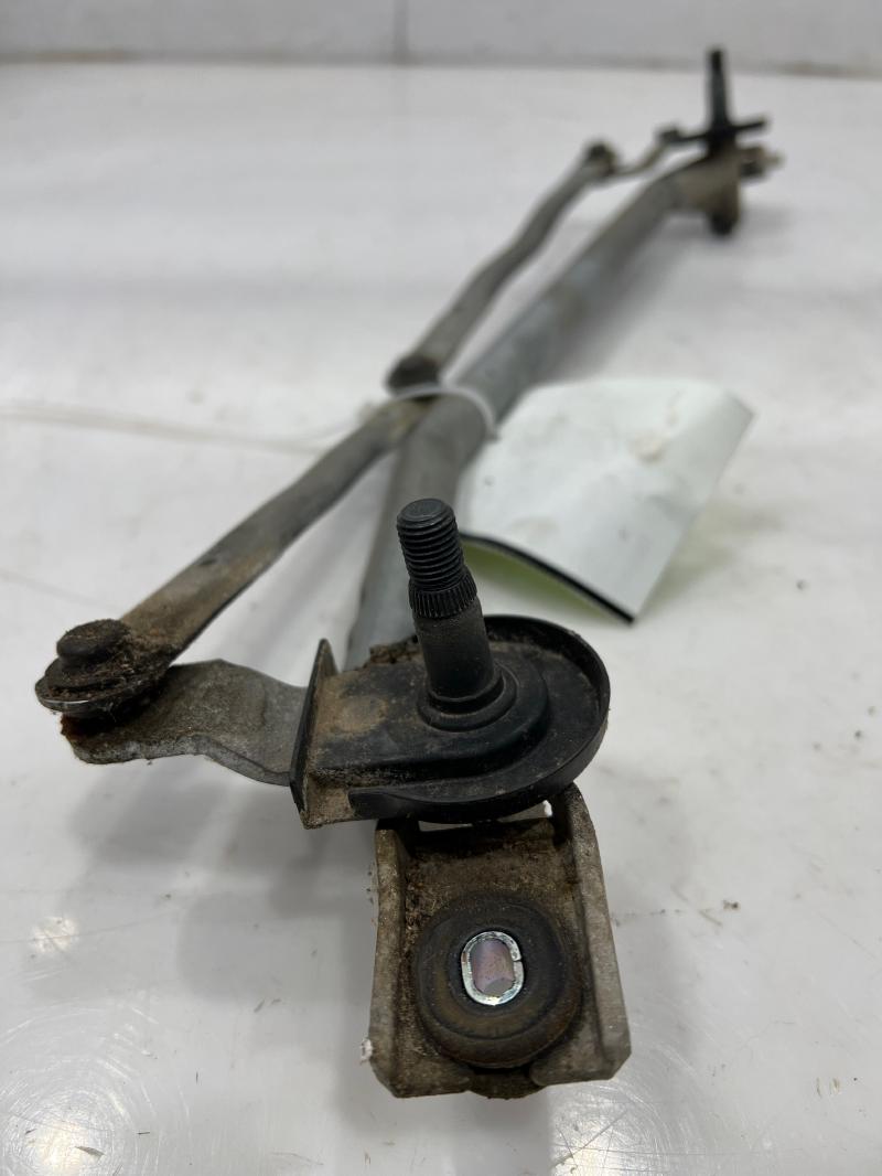 2012 - 2017 Hyundai Veloster Windshield Wiper Linkage Transmission OEM 981202V000