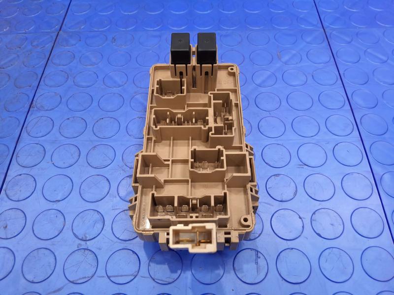2002-2004 Subaru Impreza Junction Block Fuse Relay Box OEM 82201FE000