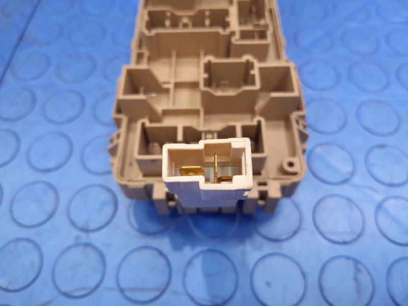 2002-2004 Subaru Impreza Junction Block Fuse Relay Box OEM 82201FE000