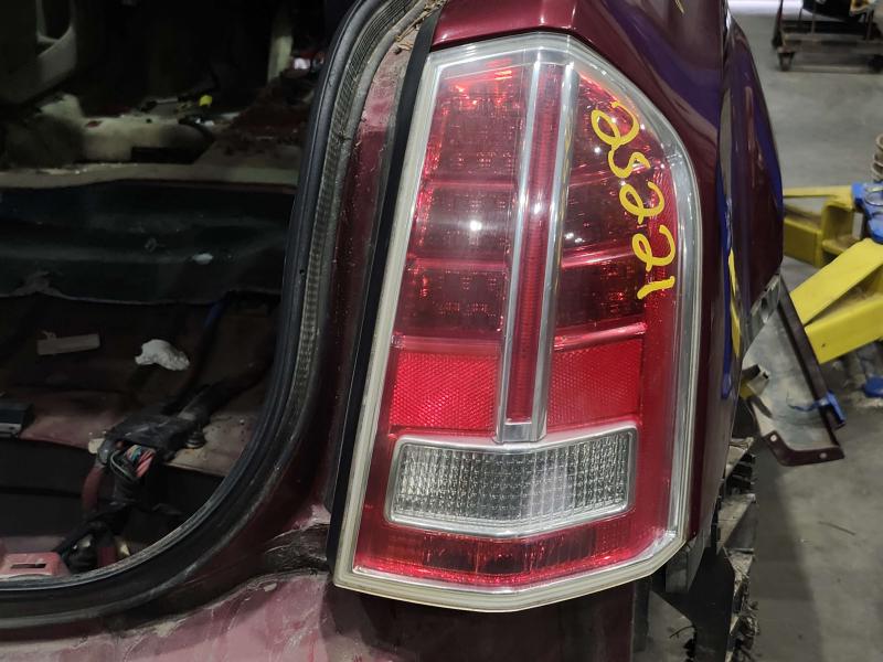 2014 Chrysler 300 Tail Light Assembly