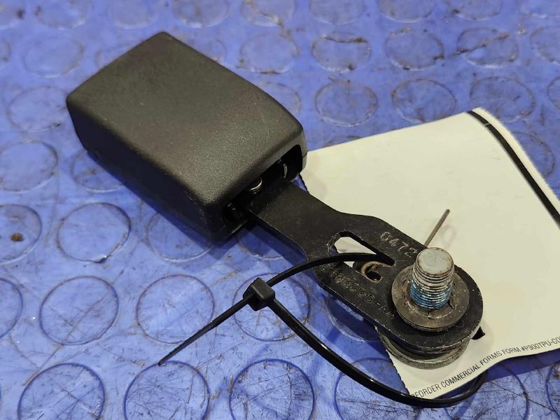 2012 Mercedes ML-Class Rear Seat Belt