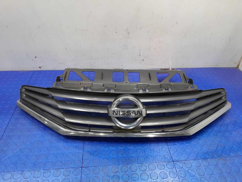 2014 Nissan Versa Grille