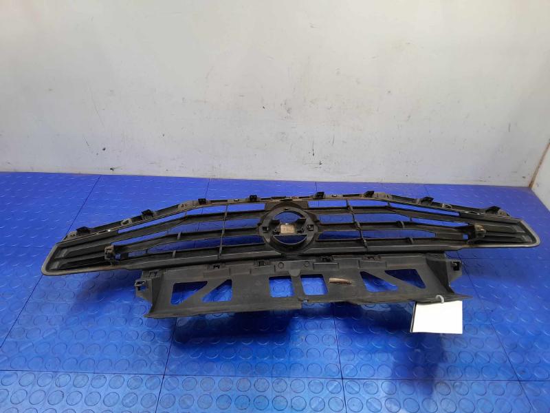 2014 Nissan Versa Grille