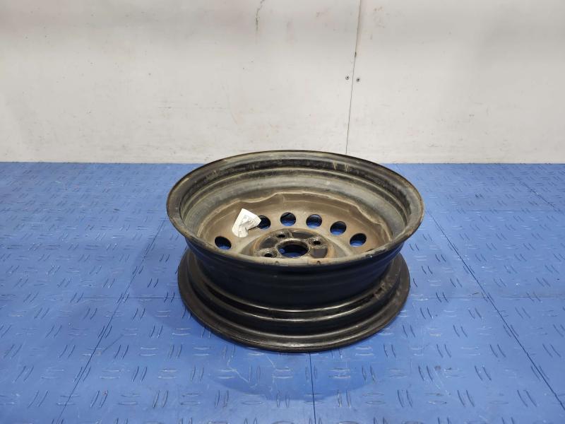 2013 Toyota Yaris Wheel