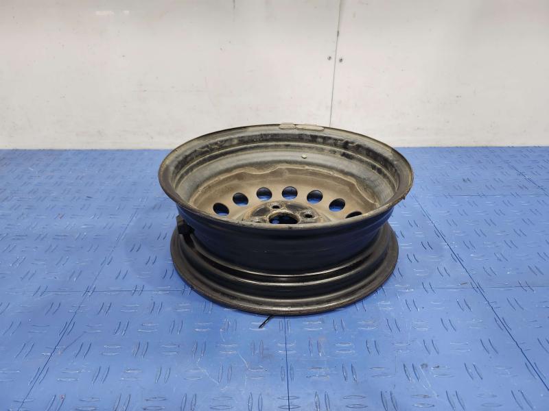 2013 Toyota Yaris Wheel