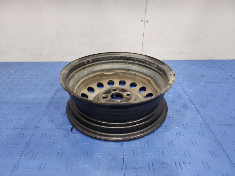 2013 Toyota Yaris Wheel
