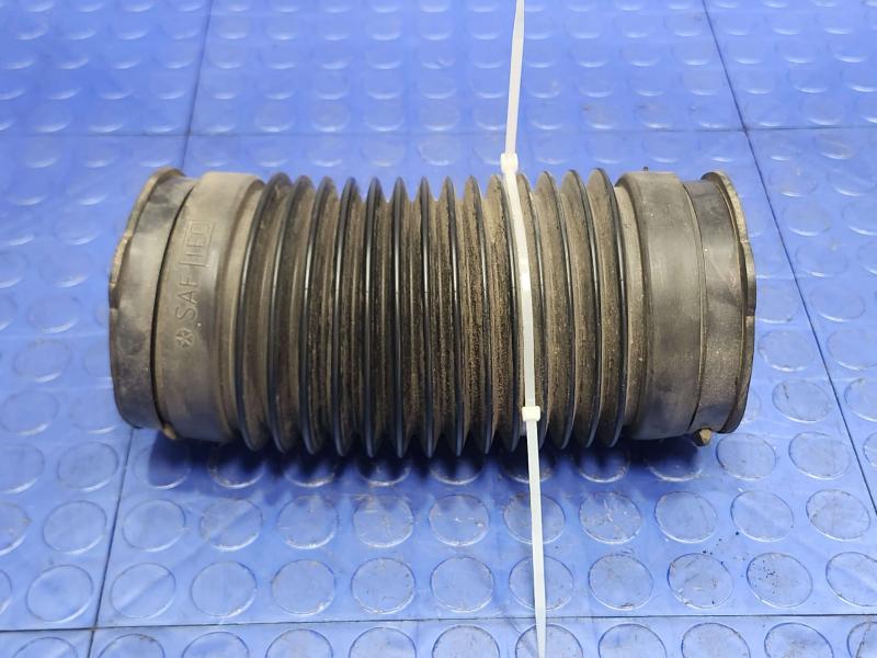 2002 Dodge Ram 1500 Air Intake Tube/Resonator