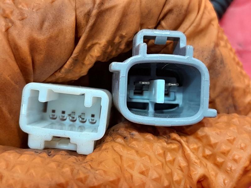 2007-2011 Lexus GS Front Seat Belt Buckle Right Passenger Side Tan OEM 7323030A30A1