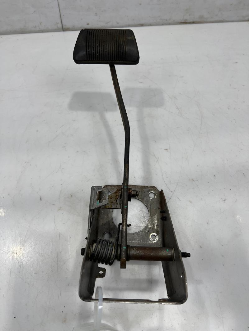 2006 Jeep Grand Cherokee Commander NON Adjustable Brake Pedal Assembly OEM 52089244AD
