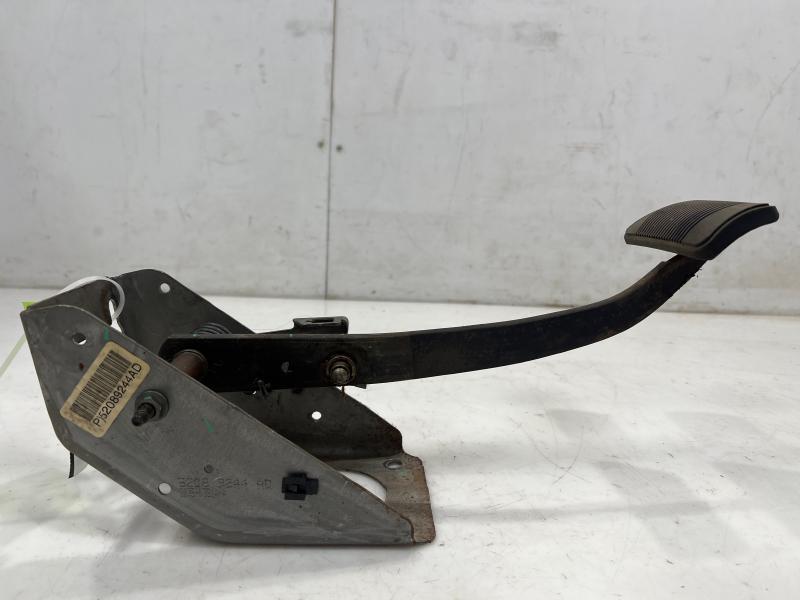 2006 Jeep Grand Cherokee Commander NON Adjustable Brake Pedal Assembly OEM 52089244AD