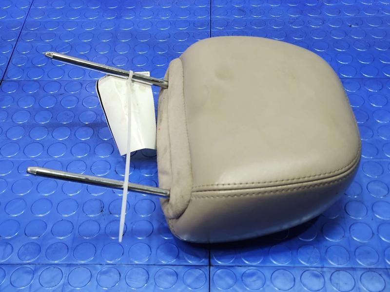2003 Lincoln Town Car Headrest