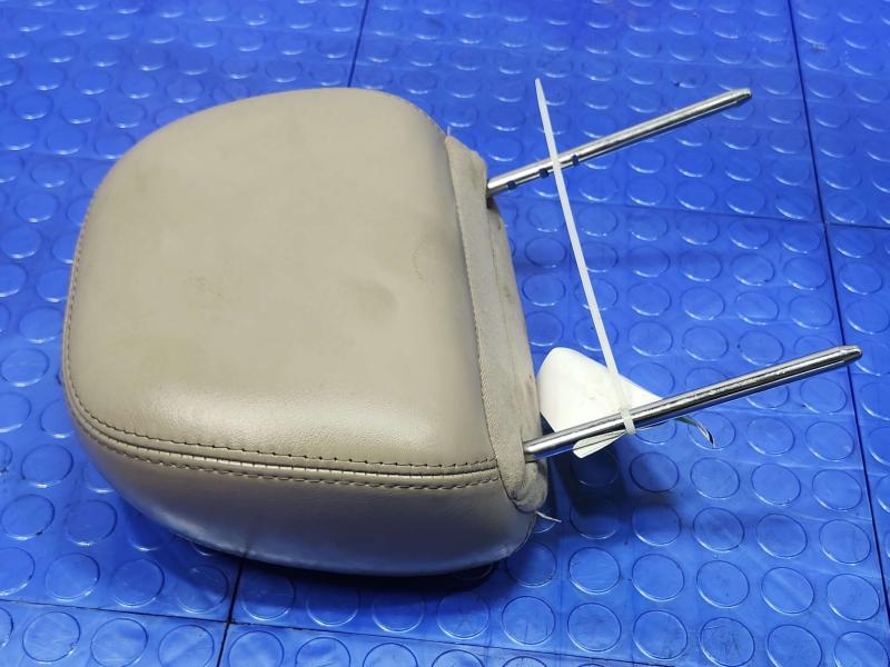 2003 Lincoln Town Car Headrest