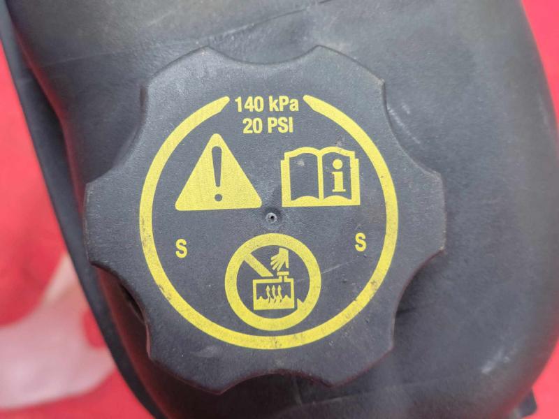 2013 GMC Yukon Coolant Recovery Bottle