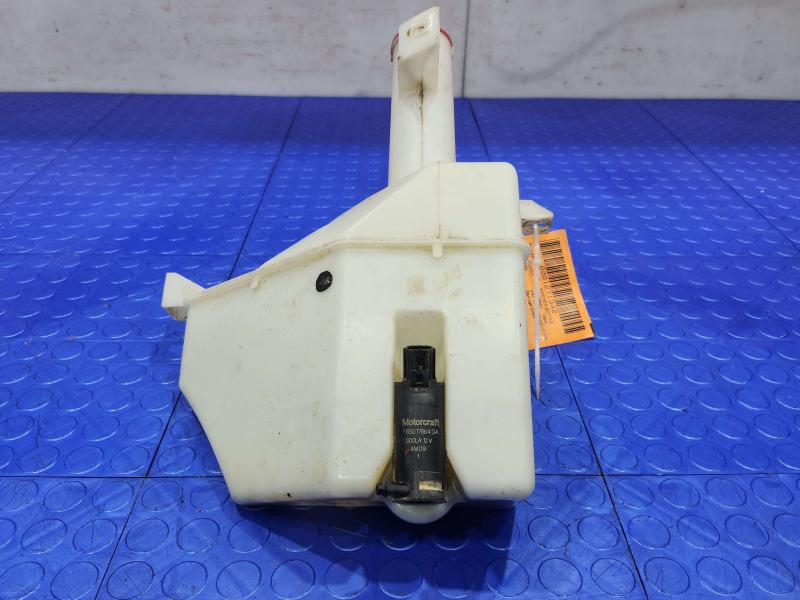 2005 Ford F-350 Super Duty Washer Bottle