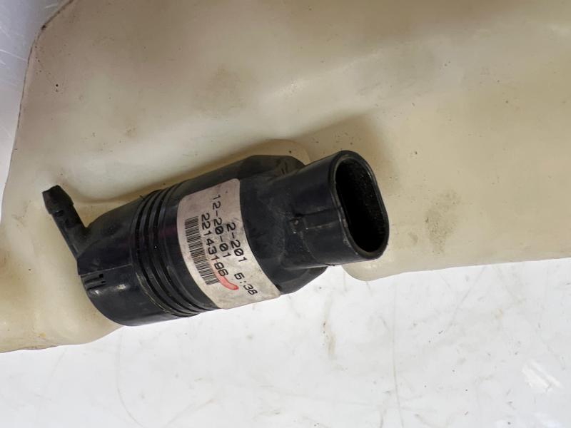 2002 Chevrolet S10 Washer Bottle