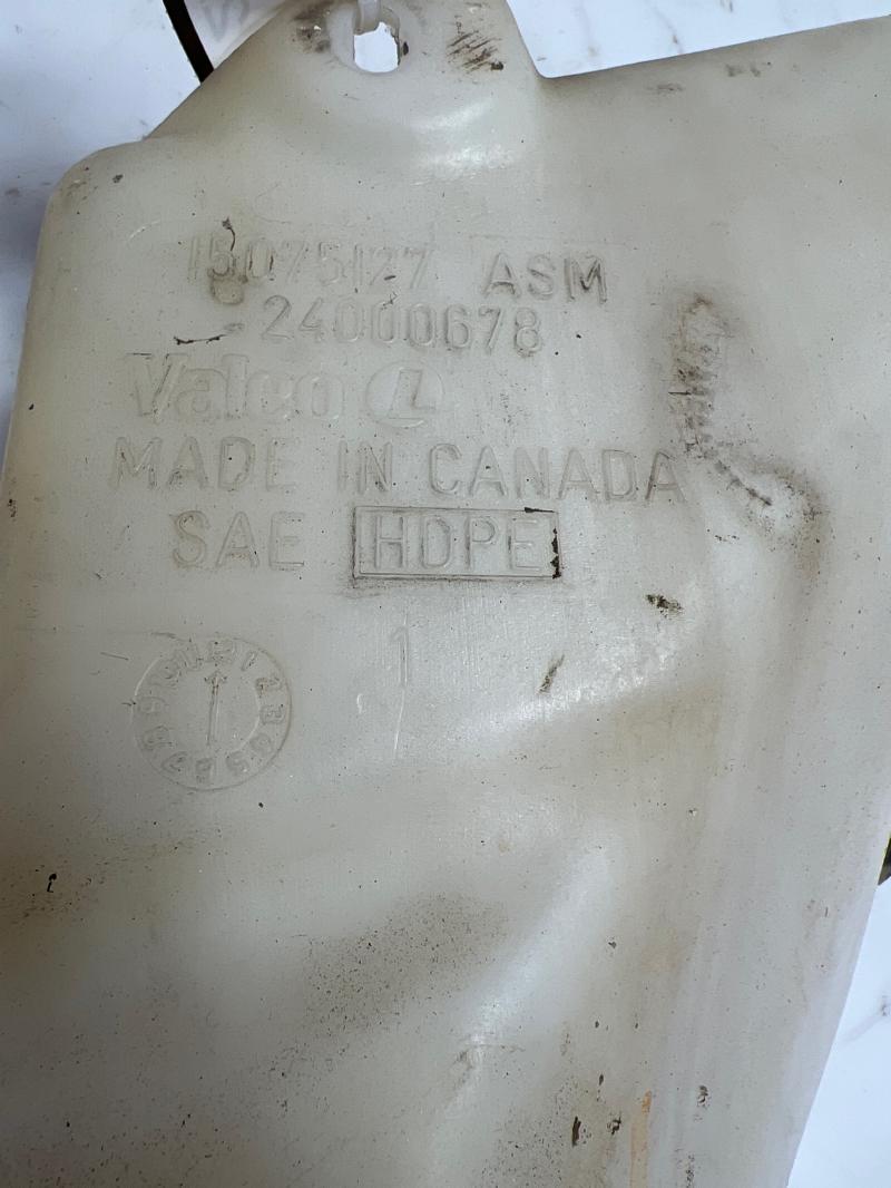 2002 Chevrolet S10 Washer Bottle