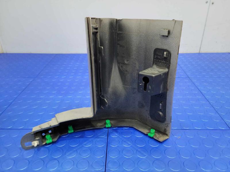 2016 Volvo XC90 Rocker Moulding