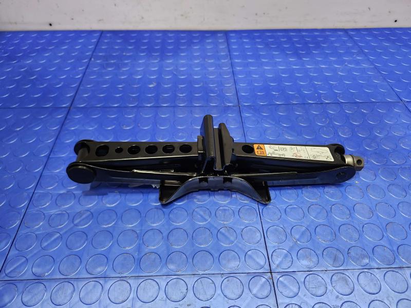 2014 Ford Focus Jack Assembly