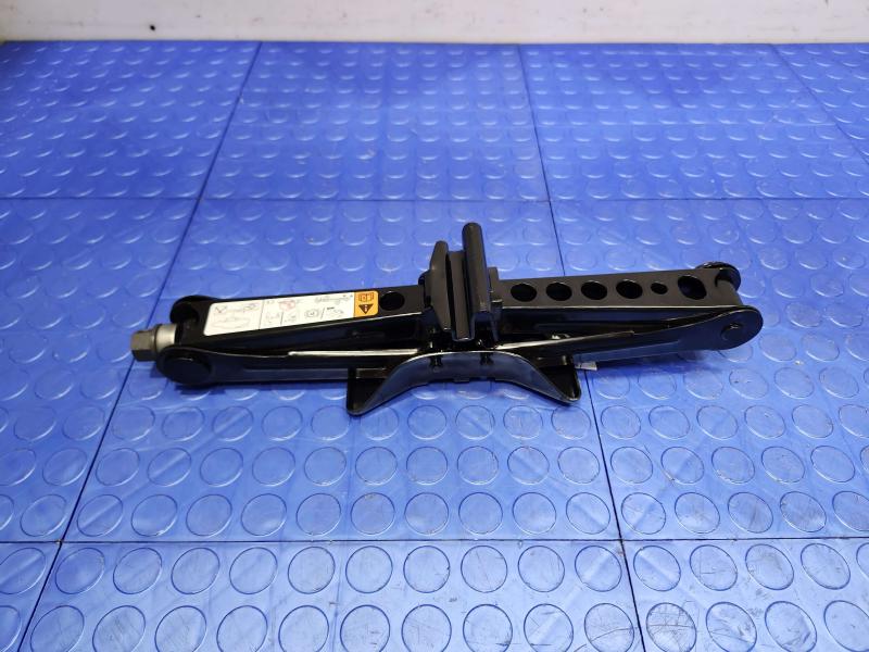 2014 Ford Focus Jack Assembly