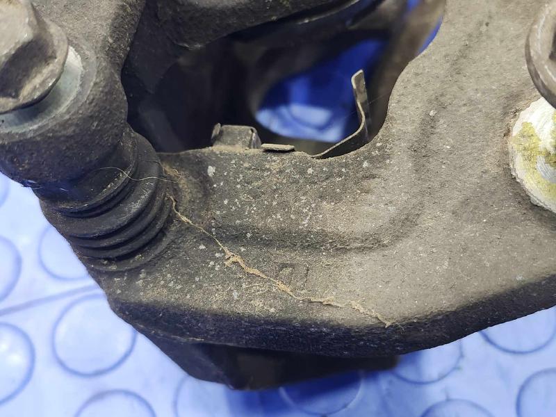 2011 Buick LaCrosse Caliper