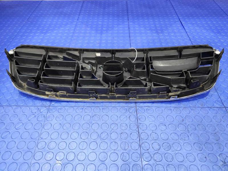 2011-2013 Volvo XC60 Upper Bumper Grille Assembly Genuine OEM Part  31290999