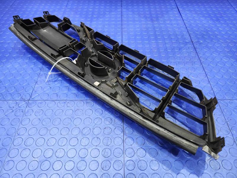 2011-2013 Volvo XC60 Upper Bumper Grille Assembly Genuine OEM Part  31290999