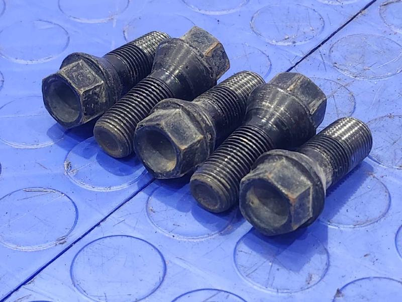 2017 MINI Cooper Lug Nuts