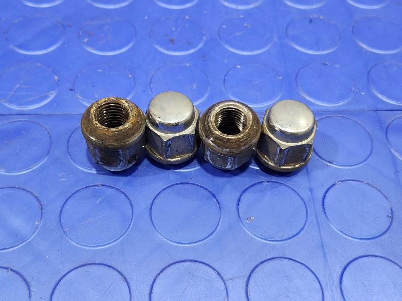 2008 Honda Fit Lug Nuts