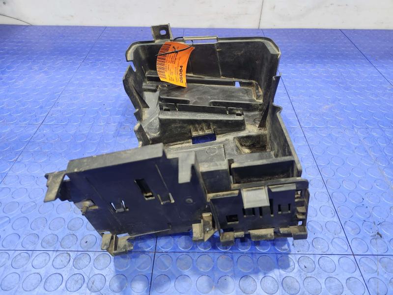 2009 Chevrolet Malibu Battery Tray