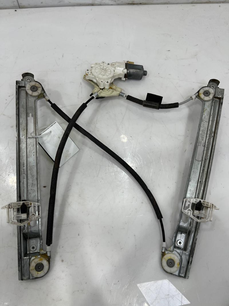 2012 Jeep Patriot Front Door Regulator