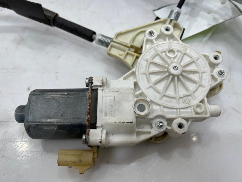 2012 Jeep Patriot Front Door Regulator