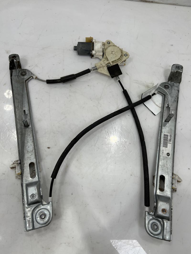 2012 Jeep Patriot Front Door Regulator