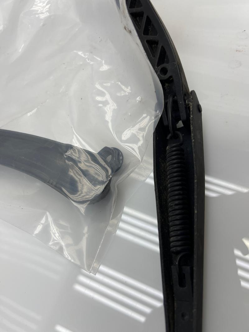 2010 Mercedes E63 W212 Windshield Wiper Arm LH Driver Side OEM 2128200844