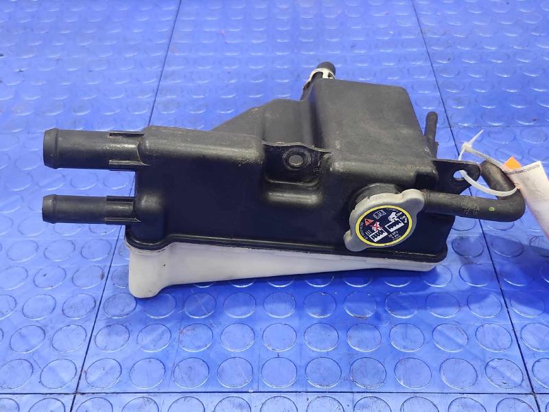 2013 Ford F-350 Super Duty Coolant Recovery Bottle