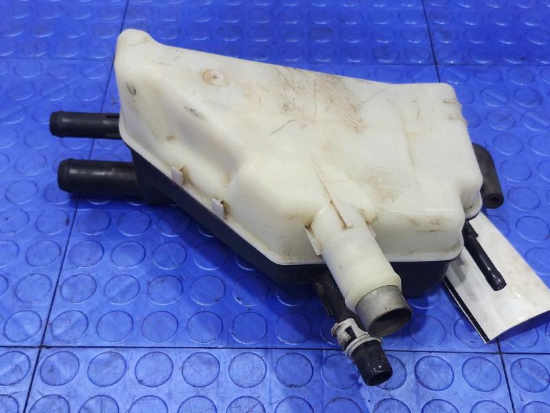2013 Ford F-350 Super Duty Coolant Recovery Bottle