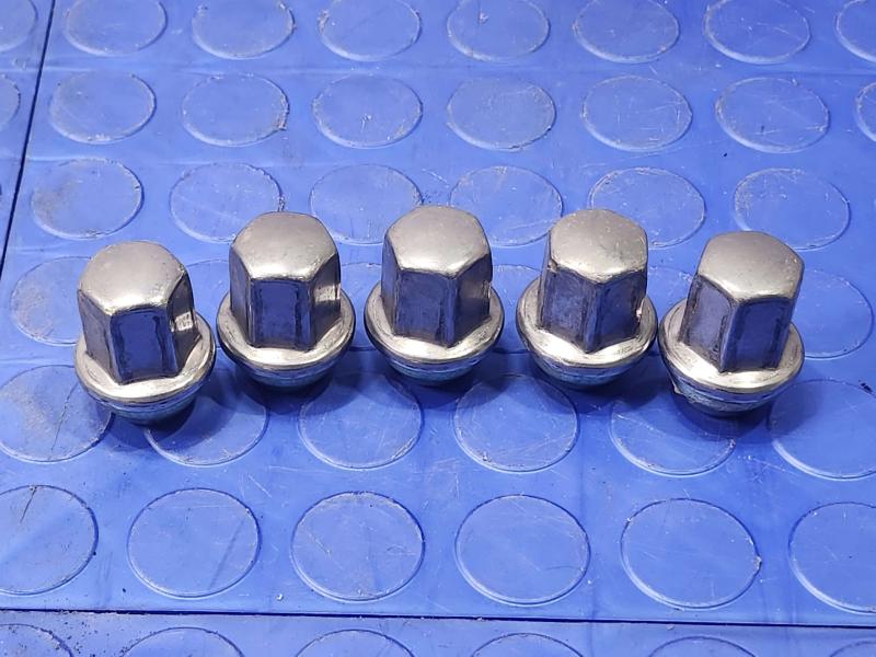 2018 Buick Regal Lug Nuts