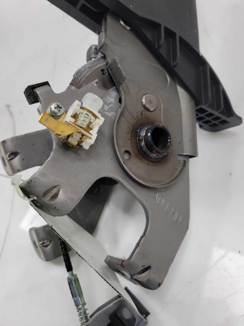 2017 - 2020 Hyundai Elantra Sedan Parking Brake Lever OEM 59710-F2000-TRY
