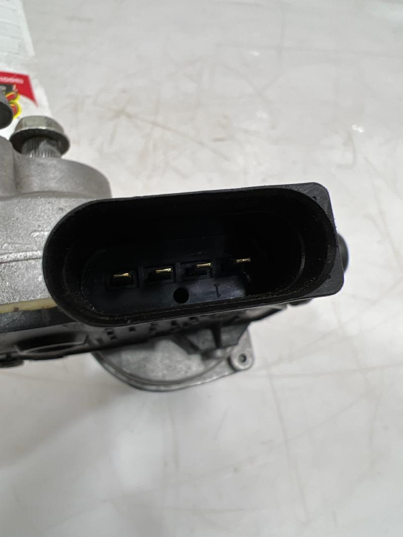2013 Chevrolet Traverse Wiper Motor Front