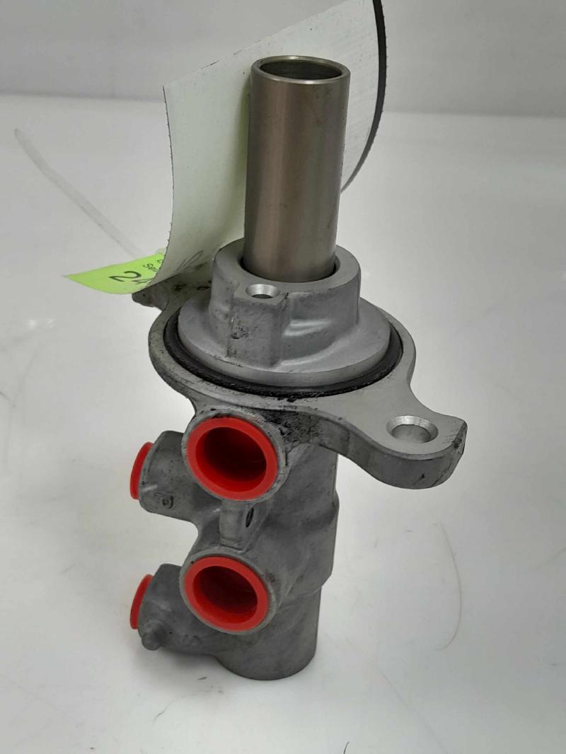 2017 - 2019 Hyundai Elantra Sedan Brake Master Cylinder Assembly OEM 58510F2400