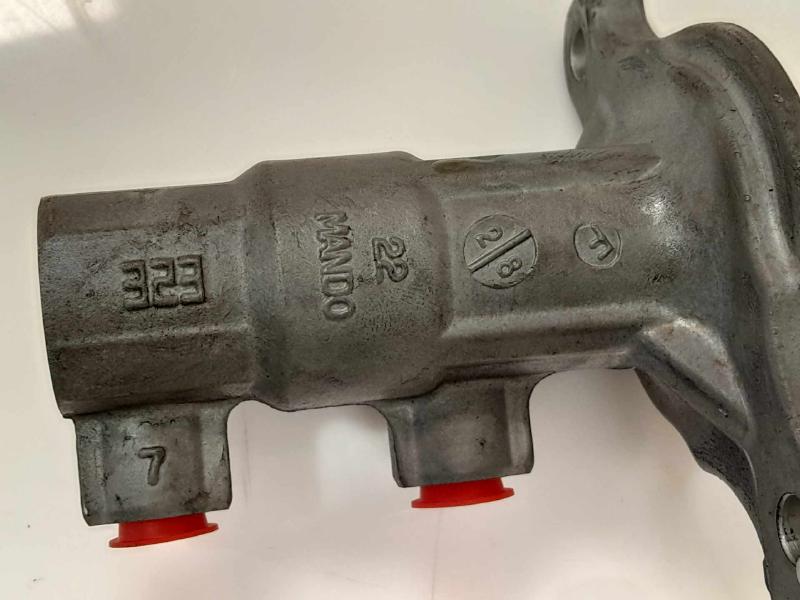 2017 - 2019 Hyundai Elantra Sedan Brake Master Cylinder Assembly OEM 58510F2400