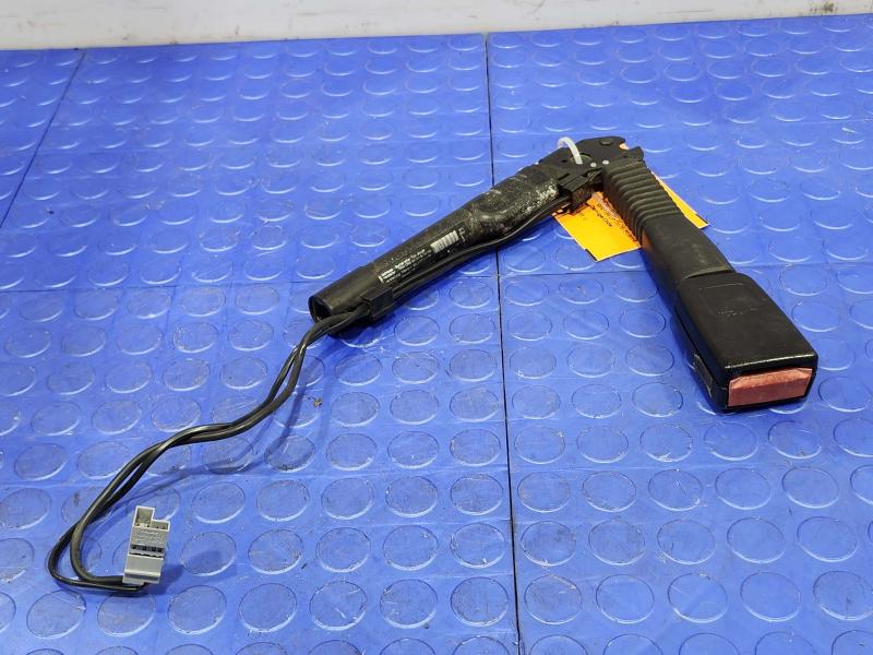 2008 BMW 128i Front Seat Belt