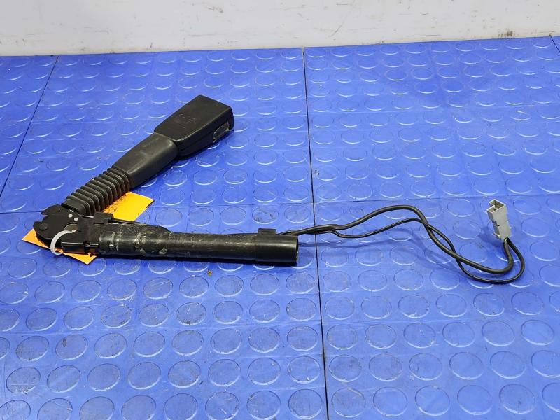 2008 BMW 128i Front Seat Belt