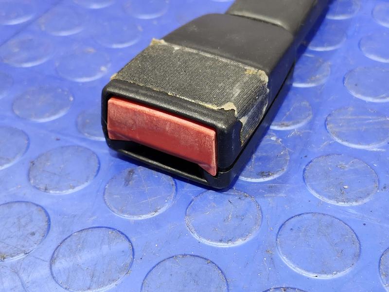 2008 BMW 128i Front Seat Belt