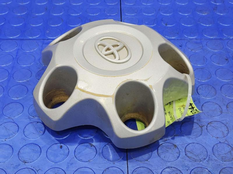 2007 Toyota Tundra Center Cap