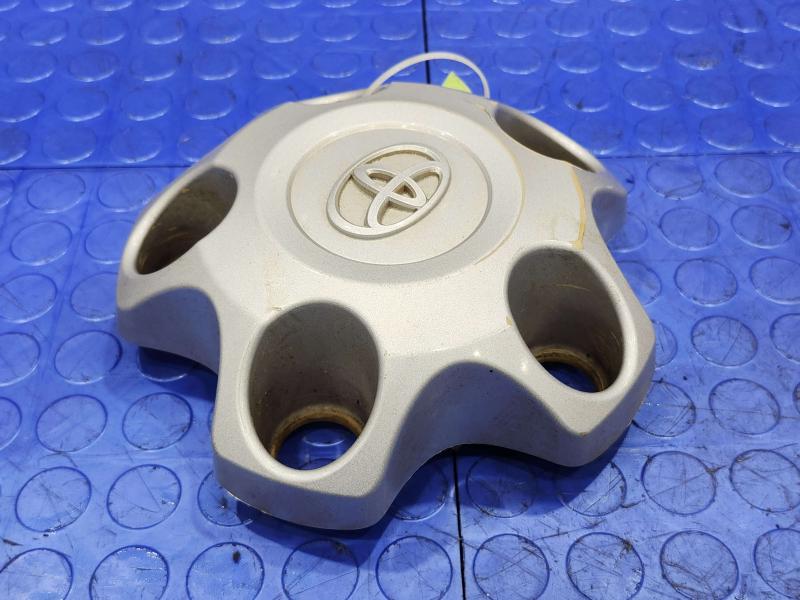 2007 Toyota Tundra Center Cap