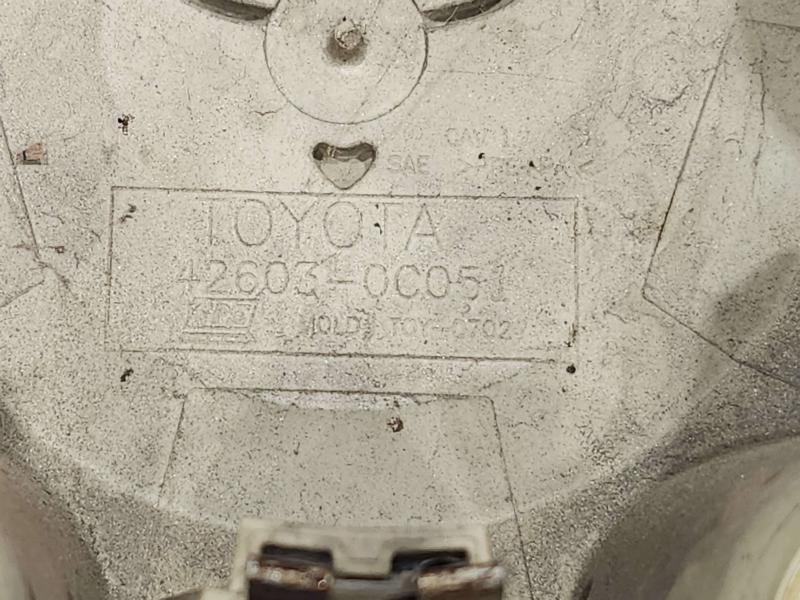 2007 Toyota Tundra Center Cap