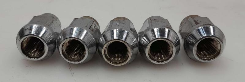 2015 Ford Fusion Lug Nuts