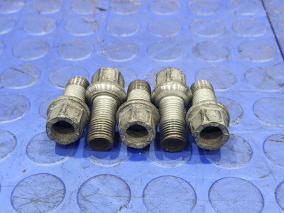 2020 Volkswagen Passat Lug Nuts