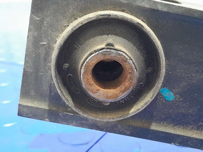 2012 Kia Sorento Lower Control Arm Rr