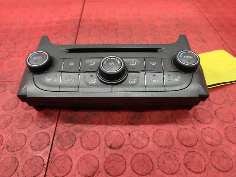 2013 Chevrolet Malibu Heater A/C Control